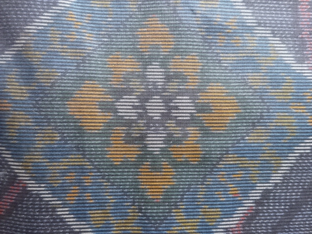 アンティーク　菱華紋織り出し本場泥大島紬着物